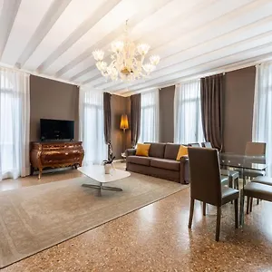  Daire San Teodoro Palace - Luxury İtalya
